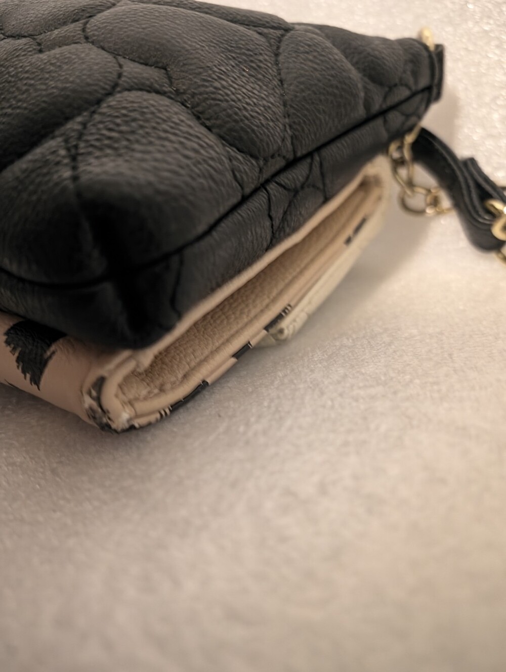 Betsy Johnson Cream & Black Heart Quilted Crossbody Mini - Picture 8 of 10